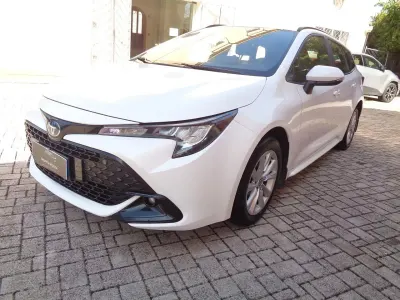 Usata Toyota Corolla Active 97 CV (71 kW) 2023 Bianco Station wagon