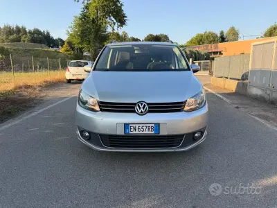 Usata VW Touran Comfortline 105 CV (77 kW) 2012 Grigio Monovolume