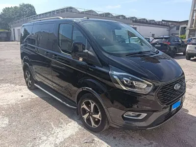 Usata Ford Tourneo Custom Active 170 CV (125 kW) 2023 Nero Furgone