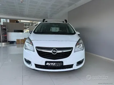 Usata Opel Meriva 120 CV (88 kW) 2015 Bianco Monovolume