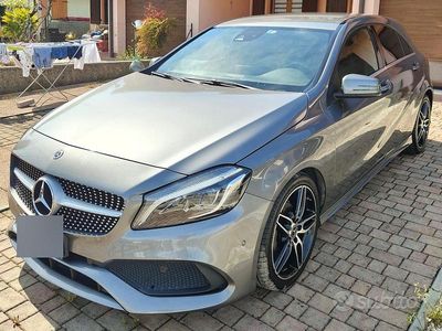 Usata Mercedes A180 AMG line 109 CV (80 kW) 2017 Grigio Berlina