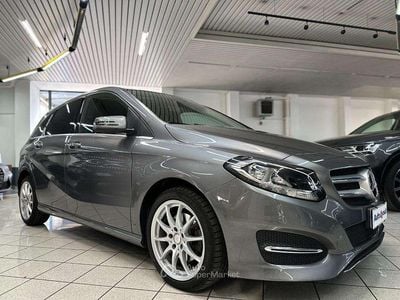 Usata Mercedes B200 136 CV (100 kW) 2015 Grigio Monovolume