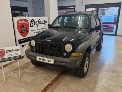 Używany Jeep Cherokee Limited 163 KM (119 kW) 2008 Czarny SUV