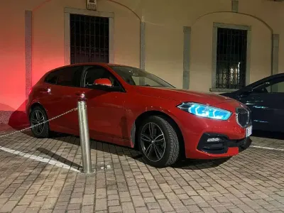 Usata BMW 118 Sport Line 140 CV (102 kW) 2020 Rosso Utilitaria