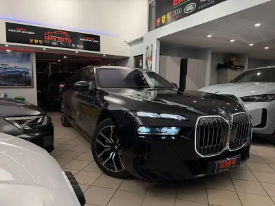 Usata BMW 740 M Sport 286 CV (210 kW) 2025 Blu/azzurro Berlina