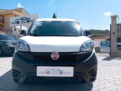 Begagnad Fiat Doblò 95 HK (69 kW) 2018 Vit Minibuss