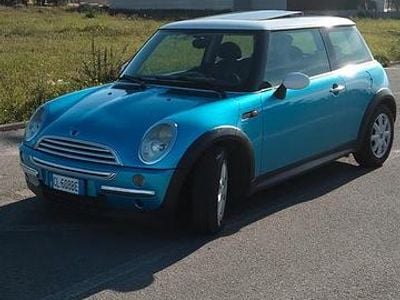 Begagnad Mini One D 75 HK (55 kW) 2004 Halvkombi