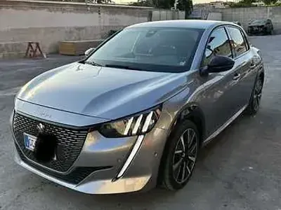 Usata Peugeot 208 GT-line 101 CV (74 kW) 2020 Utilitaria