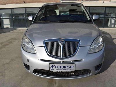 Usata Lancia Ypsilon 69 CV (50 kW) 2011 Grigio Utilitaria