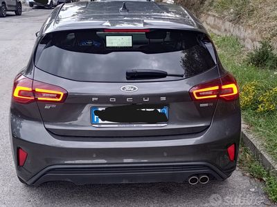 Usata Ford Focus ST-Line X 155 CV (114 kW) 2022 Grigio Berlina