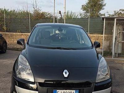 Usata Renault Scénic III XMOD 110 CV (80 kW) 2011 Nero Monovolume