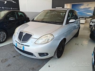 Usata Lancia Ypsilon 60 CV (44 kW) 2009 Grigio Utilitaria