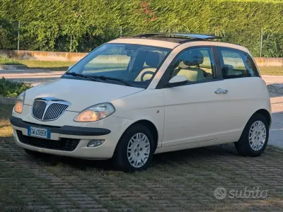 Usata Lancia Ypsilon Gold 60 CV (44 kW) 2005 Giallo Utilitaria