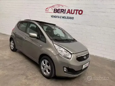 Usata Kia Venga 90 CV (66 kW) 2013 Grigio Utilitaria