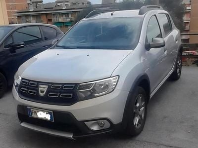Usata Dacia Sandero Stepway 90 CV (66 kW) 2017 Grigio Berlina