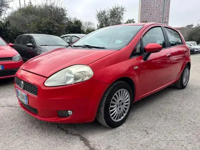 Usata Fiat Grande Punto Dynamic 65 CV (47 kW) 2007 Rosso Utilitaria