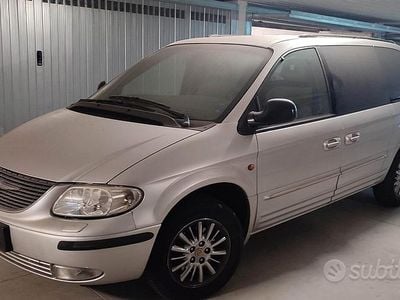 Usata Chrysler Grand Voyager 2001 Grigio Monovolume