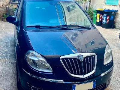 Usata Lancia Musa 120 CV (88 kW) 2010 Blu Monovolume
