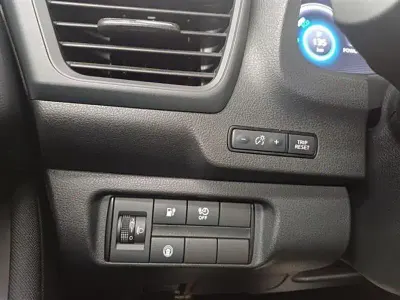 Usata Nissan Leaf Acenta 110 kW (150 CV) 2023 Grigio scuro Utilitaria