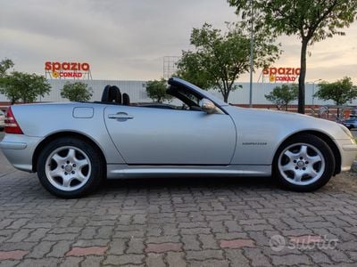 Usata Mercedes SLK200 163 CV (119 kW) 2001 Grigio Cabrio