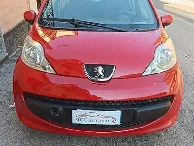 Usata Peugeot 107 68 CV (50 kW) 2008 Rosso Utilitaria