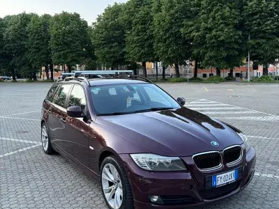 Käytetty BMW 320 Efficient Dynamics 177 HP (130 kW) 2009 Punainen Farmari