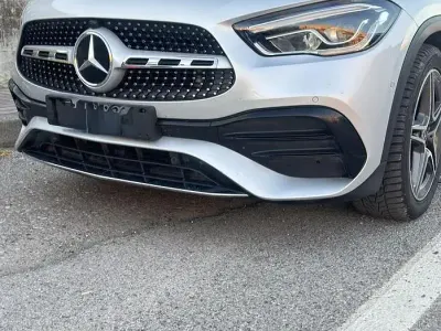 Usata Mercedes GLA180 Premium 116 CV (85 kW) 2020 Grigio SUV