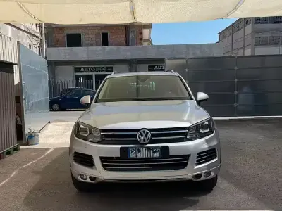 Usata VW Touareg 245 CV (180 kW) 2011 Grigio SUV