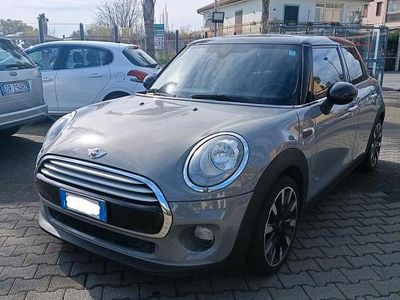 Usata Mini Cooper D 116 CV (85 kW) 2016 Grigio Utilitaria