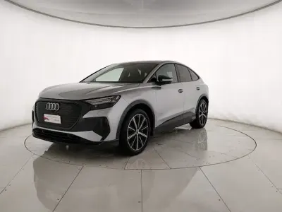 Usata Audi Q4 e-tron S-Line 210 kW (286 CV) 2024 Argento floret metallizzato SUV