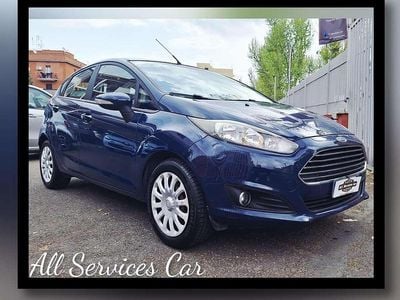 Gebraucht Ford Fiesta Individual 101 PS (74 kW) 2015 Blau Limousine