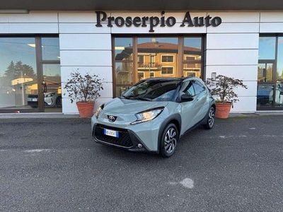 Nuova Toyota Aygo X Lounge 72 CV (52 kW) 2025 Verde SUV