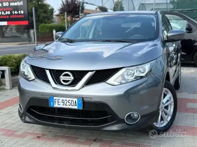 Usata Nissan Qashqai Acenta 110 CV (80 kW) 2016 Grigio SUV