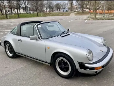 Usata Porsche 911 Carrera Cabriolet 231 CV (169 kW) 1987 Argento Cabrio
