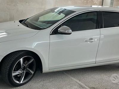 Usata Volvo V60 R-Design 2011 Bianco Station wagon