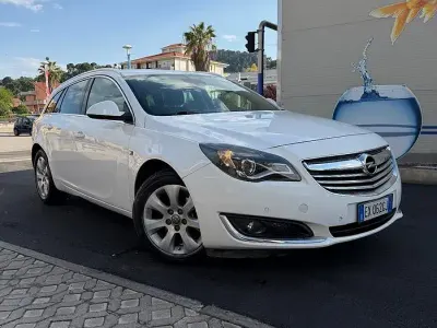 Usata Opel Insignia Cosmo 140 CV (102 kW) 2014 Bianco Station wagon