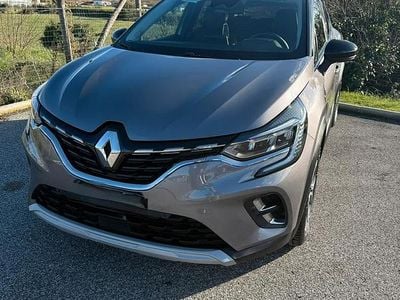 Usata Renault Captur Techno 101 CV (74 kW) 2023 Grigio SUV