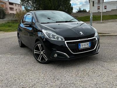 Nero Usata 2016 Peugeot 208 GT-line Utilitaria | 9000 € (Buon prezzo)