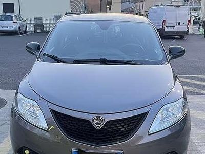 Usata Lancia Ypsilon Gold 69 CV (50 kW) 2021 Utilitaria
