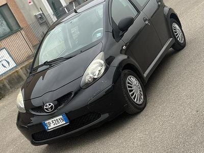Usata Toyota Aygo 67 CV (49 kW) 2008 Nero Utilitaria