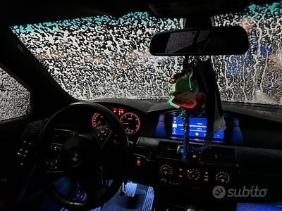 Begagnad BMW 525 177 HK (130 kW) 2005 Svart Sedan