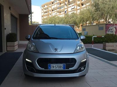 Usata Peugeot 107 68 CV (50 kW) 2012 Grigio Utilitaria