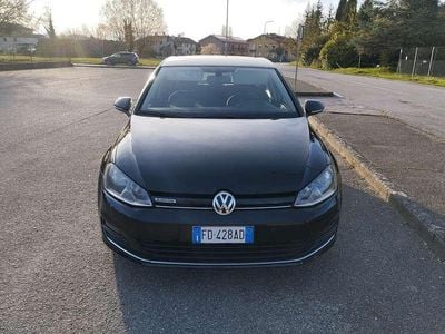 Usata VW Golf VII Highline 110 CV (80 kW) 2016 Berlina