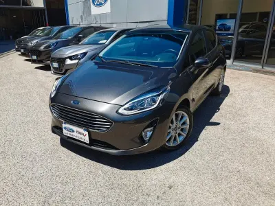 Usata Ford Fiesta Titanium 75 CV (55 kW) 2019 Grigio Utilitaria