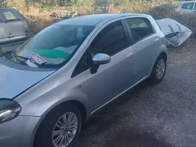 Usata Fiat Punto 90 CV (66 kW) 2006 Grigio Utilitaria