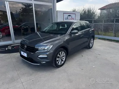 Käytetty VW T-Roc Style 150 HP (110 kW) 2021 Harmaa Katumaasturi