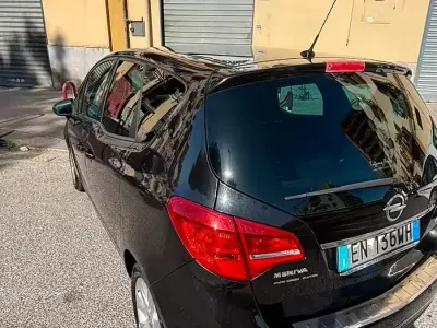 Usata Opel Meriva 120 CV (88 kW) 2012 Nero Monovolume