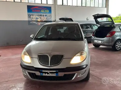 Usata Lancia Ypsilon 60 CV (44 kW) 2006 Grigio Utilitaria