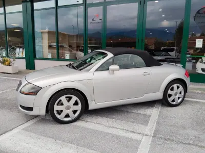 Usata Audi TT Roadster 179 CV (131 kW) 2000 Grigio Cabrio
