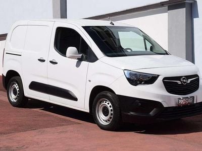 Usata Opel Combo Edition 101 CV (74 kW) 2020 Bianco Monovolume